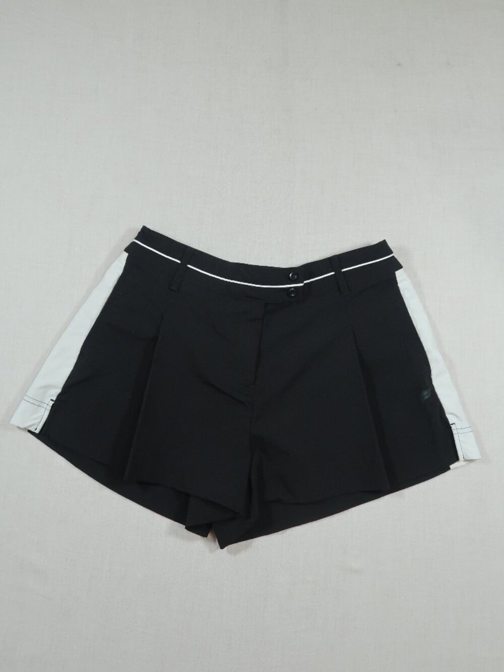 Fabletics x Malbon Women’s Medium Black Pleated Shorts White Contrast